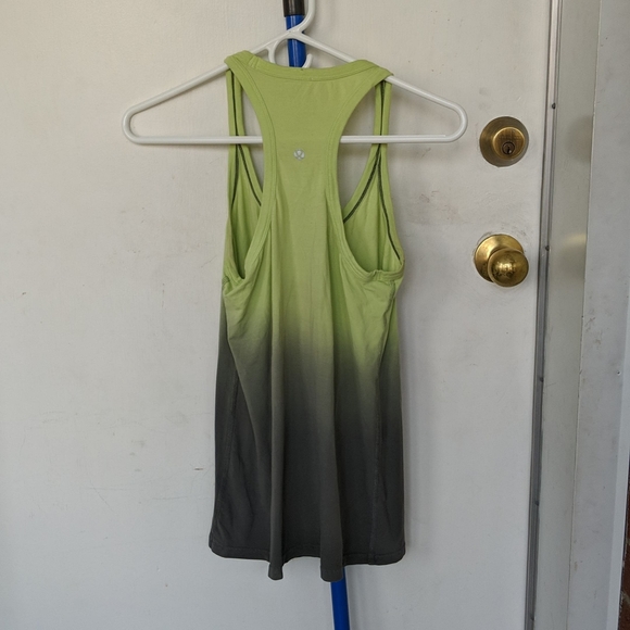 Lululemon racer tank, size 6 - Picture 4 of 4